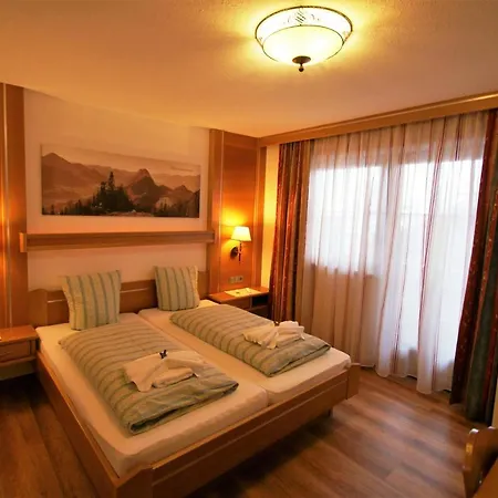 מלון Bachmayerhof 3*